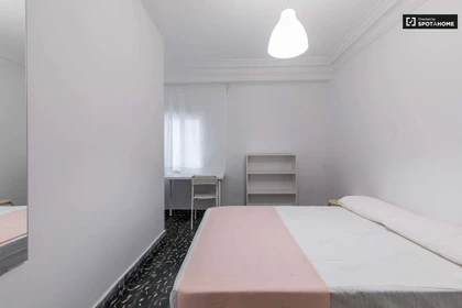 Habitación en alquiler con cama doble Valencia