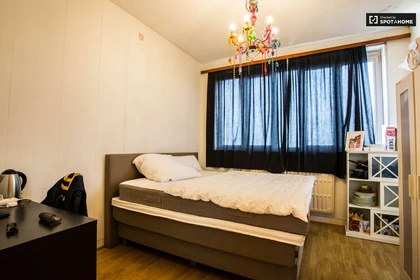 Quarto para alugar num apartamento partilhado em Schaerbeek