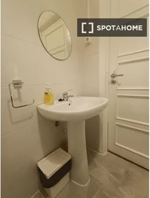 Private room at Estr. A-Da-Maia, 1500-002 Lisboa, Portugal, image 17 of 19