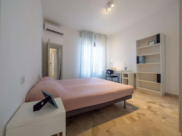 Room for rent in a shared flat in Milano