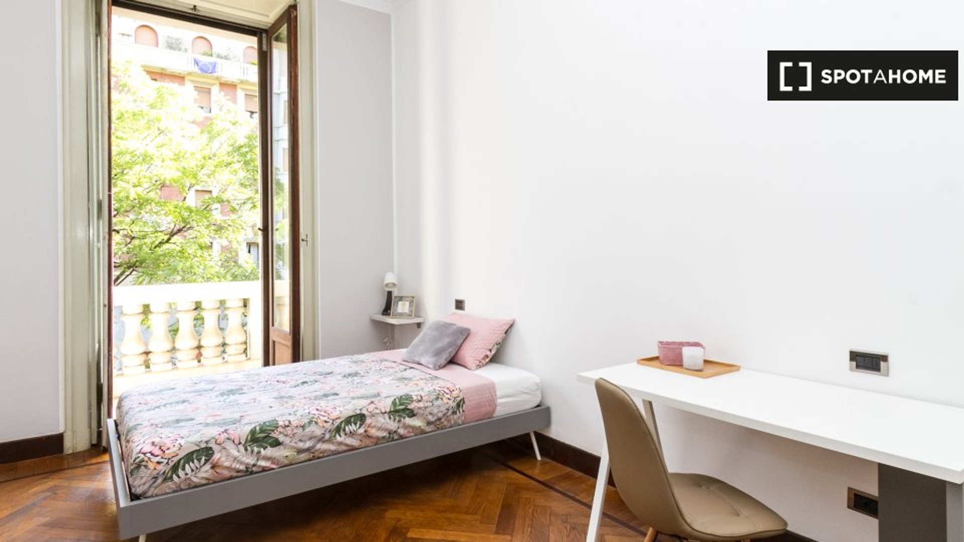 Milano de çift kişilik yataklı kiralık oda