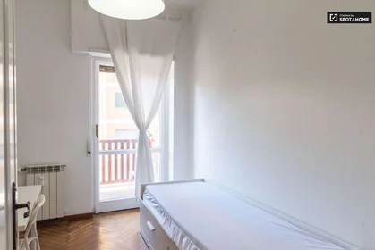 Bright private room in {area}