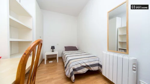 Private room at Calle de Embajadores, image 1 of 19