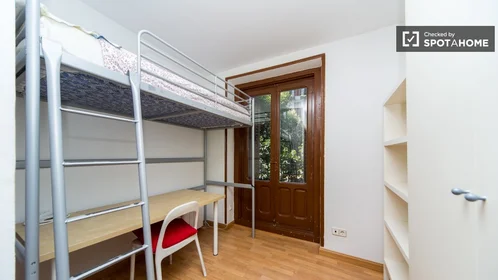 Private room at Calle de Embajadores, image 16 of 19