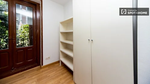 Private room at Calle de Embajadores, image 18 of 19