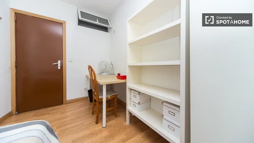 Private room at Calle de Embajadores, image 4 of 19
