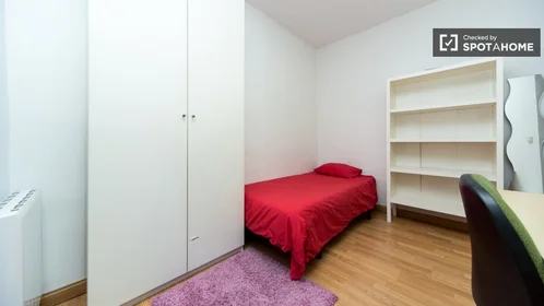 Private room at Calle de Embajadores, image 10 of 19