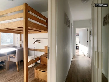 Quarto para alugar num apartamento partilhado em Auderghem