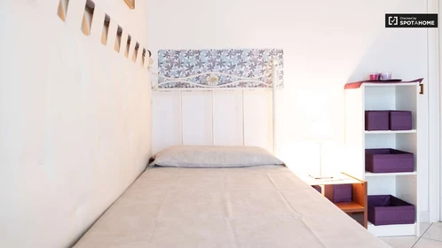 Room for rent in a shared flat in Roma