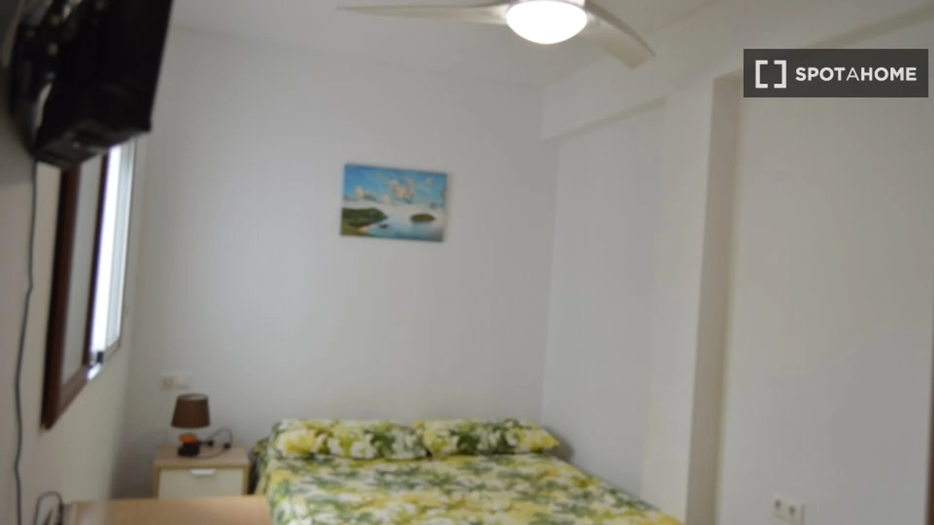 Habitación estudiantil económica con ubicación conveniente en 