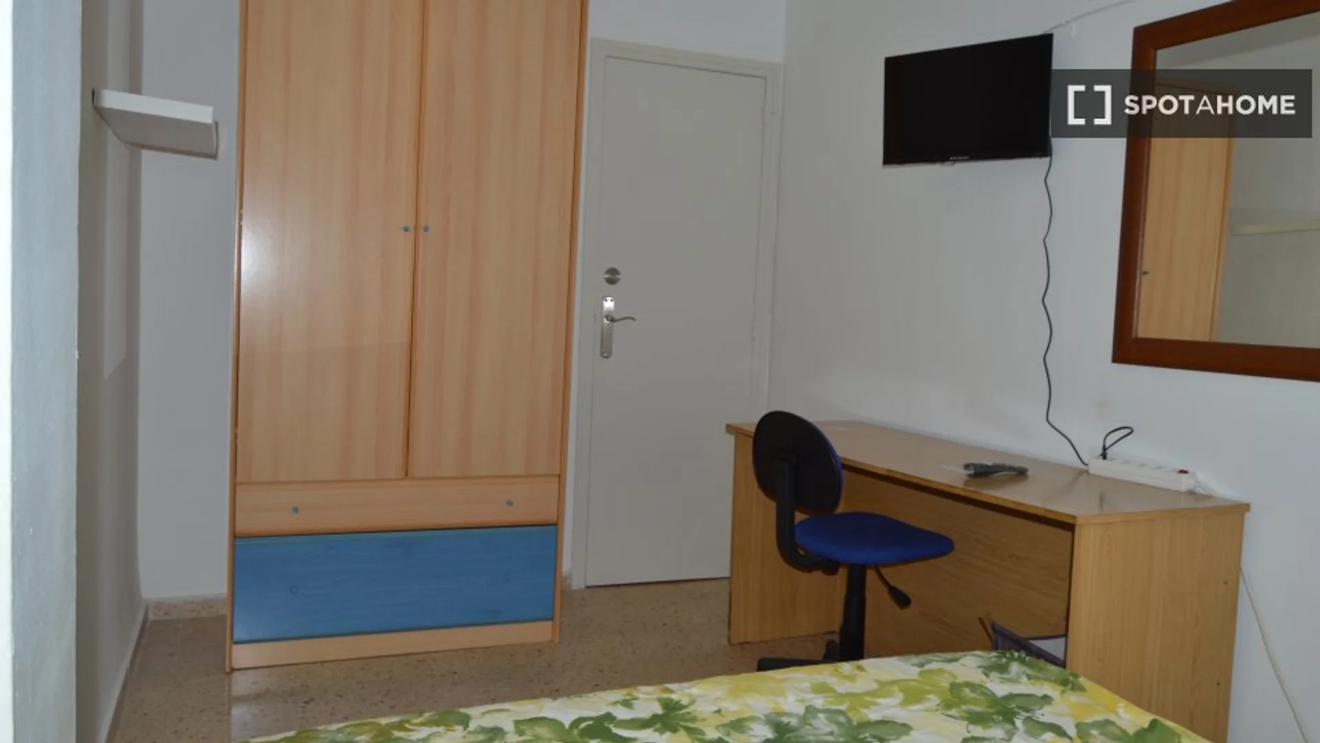 Habitación asequible para estudiantes con buena iluminación en 