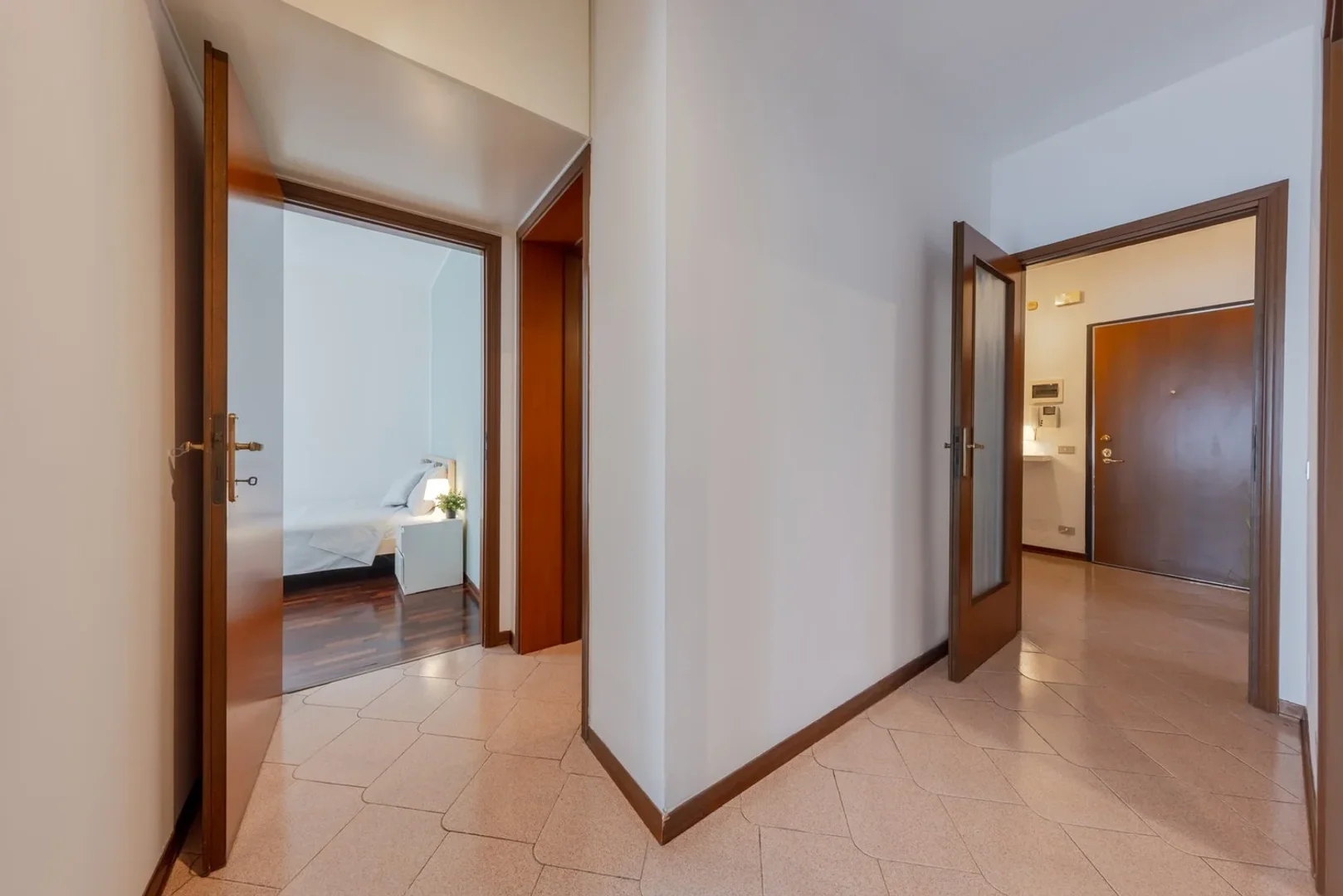 Chambre confortable pour étudiants disponible dans