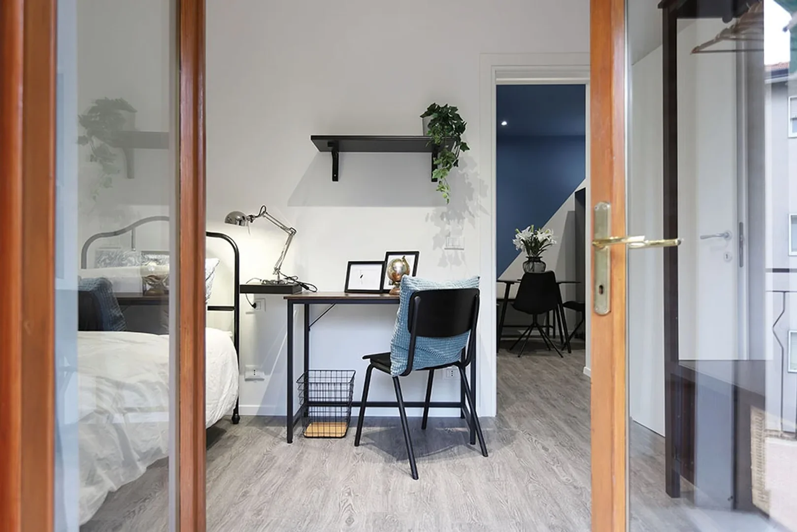 Habitación asequible para estudiantes con buena iluminación en
