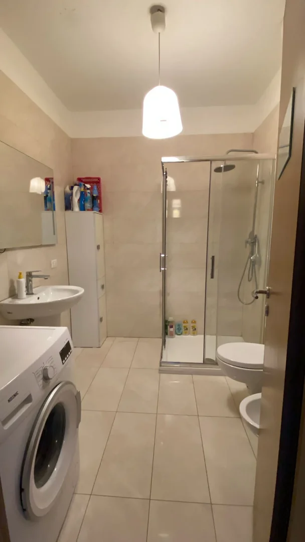 Habitación acogedora para estudiantes disponible en 