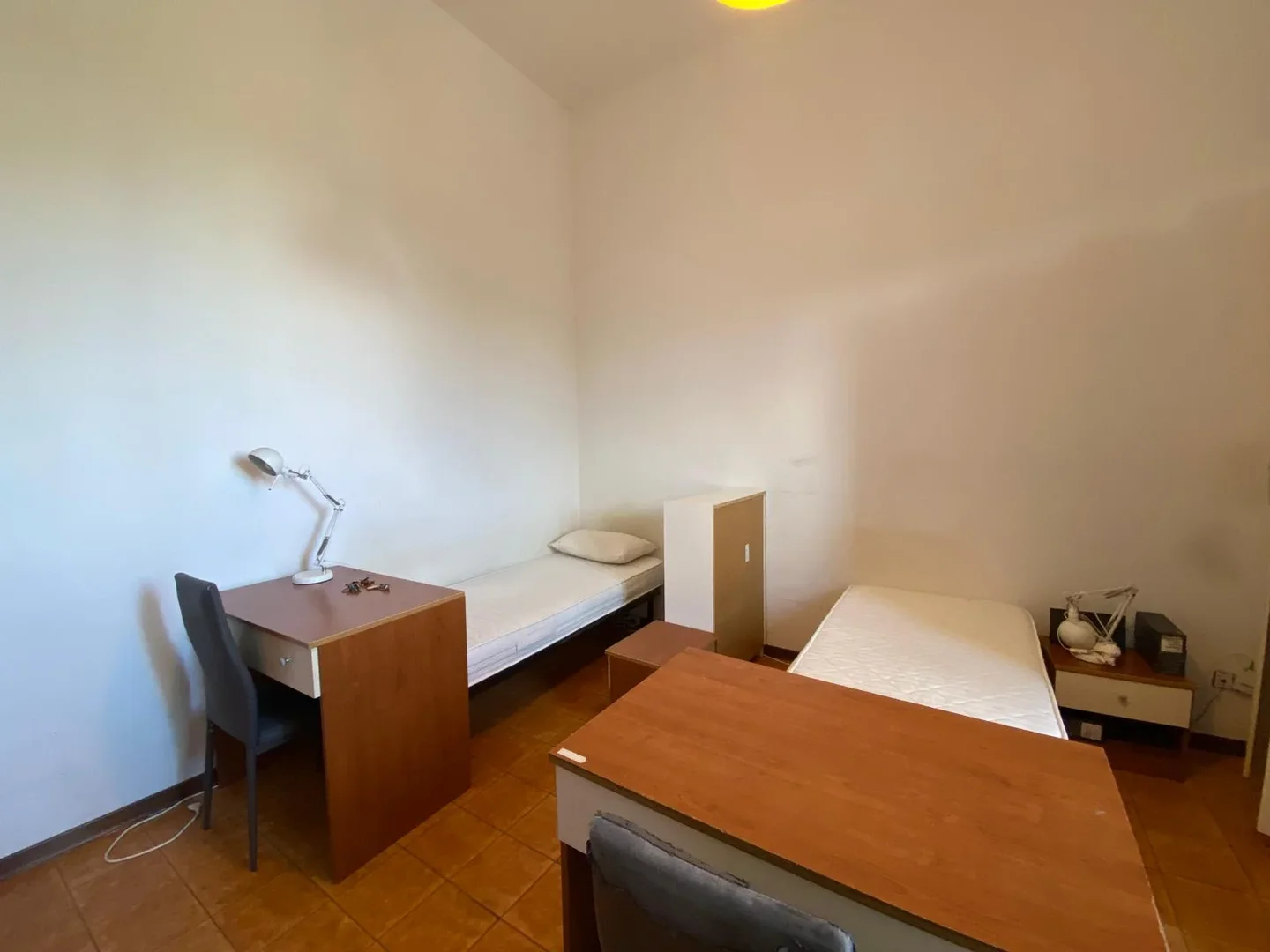 Habitación acogedora para estudiantes disponible en 