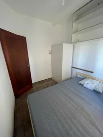 Chambre privée à Calle Juan B Melo, image 2 de 7
