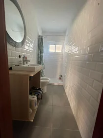 Chambre privée à Calle Juan B Melo, image 6 de 7