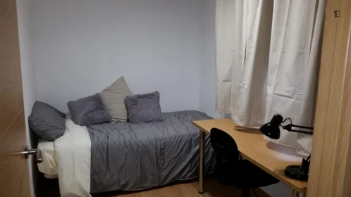 Privatzimmer in der Calle de Cáceres, Getafe, bild 1 von 8