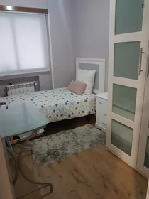 Chambre privée à Calle Padrón, image 1 de 6