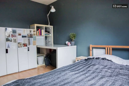 Renting rooms by the month in Bruxelles-brussel