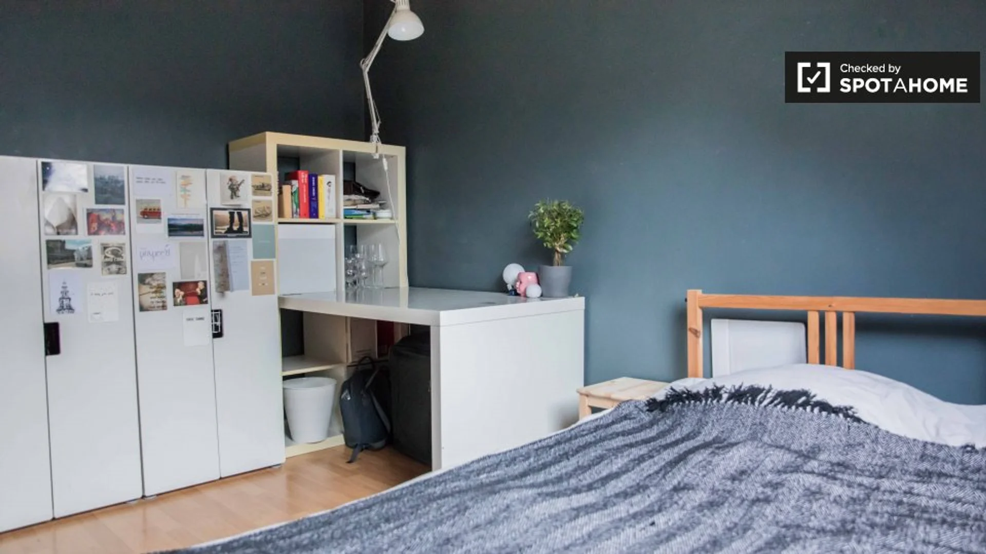 Confortevole e spaziosa stanza per studenti in 