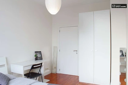 Renting rooms by the month in Bruxelles-brussel