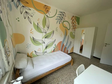 Room for rent in a shared flat in Milano