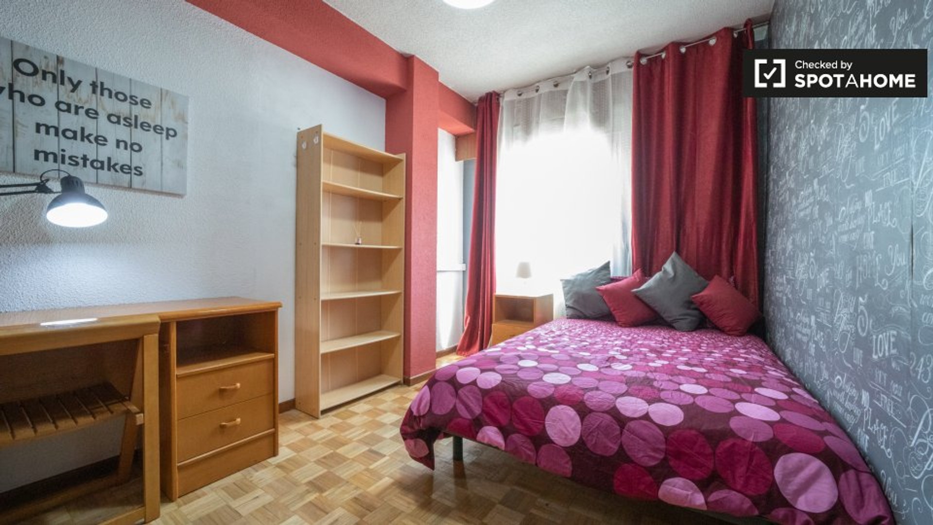 Cheap private room in Alcalá De Henares