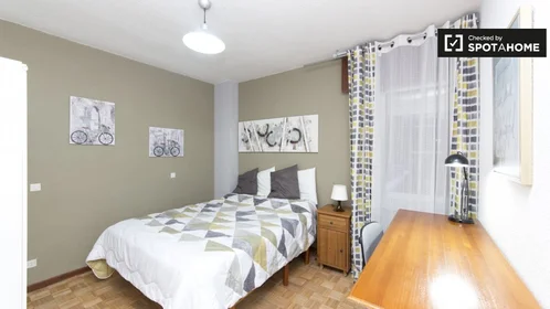 Private room at Vía Complutense, image 6 of 19