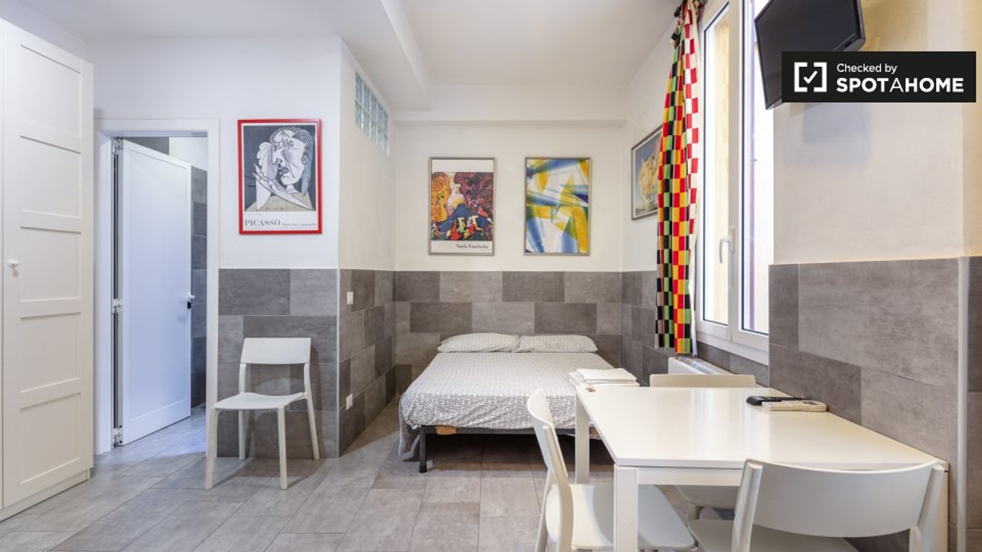 Luminoso e moderno appartamento a Bologna