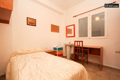 Quarto barato em Granada