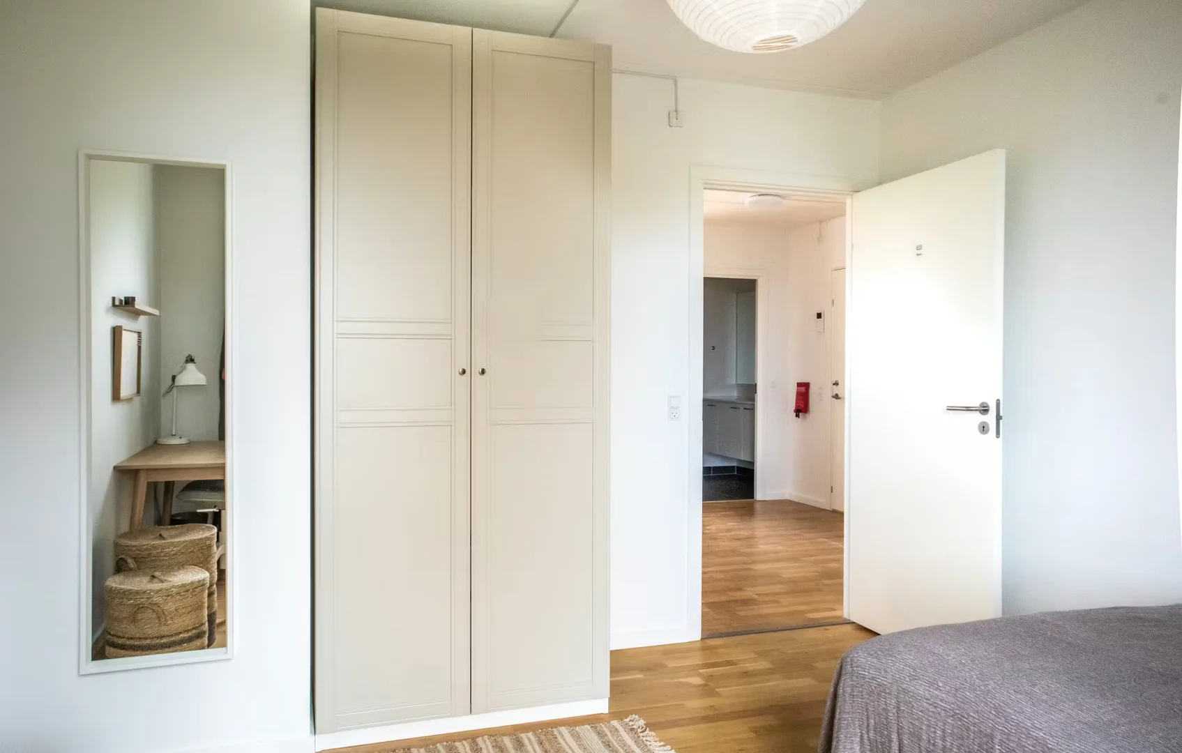 Quarto de estudante confortável e espaçoso em 