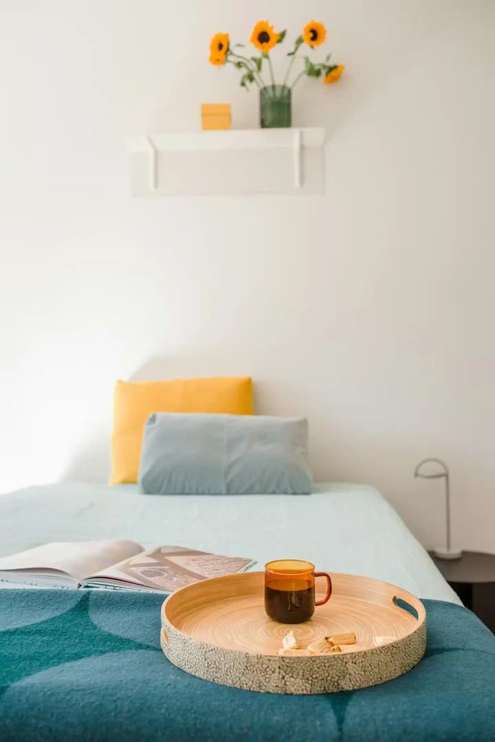 Chambre d'étudiant lumineuse et aérée avec accès facile à l'université dans 