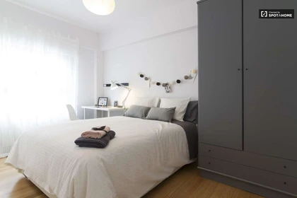 Cheap private room in Bilbao