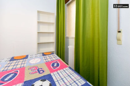 Quarto para alugar num apartamento partilhado em Granada