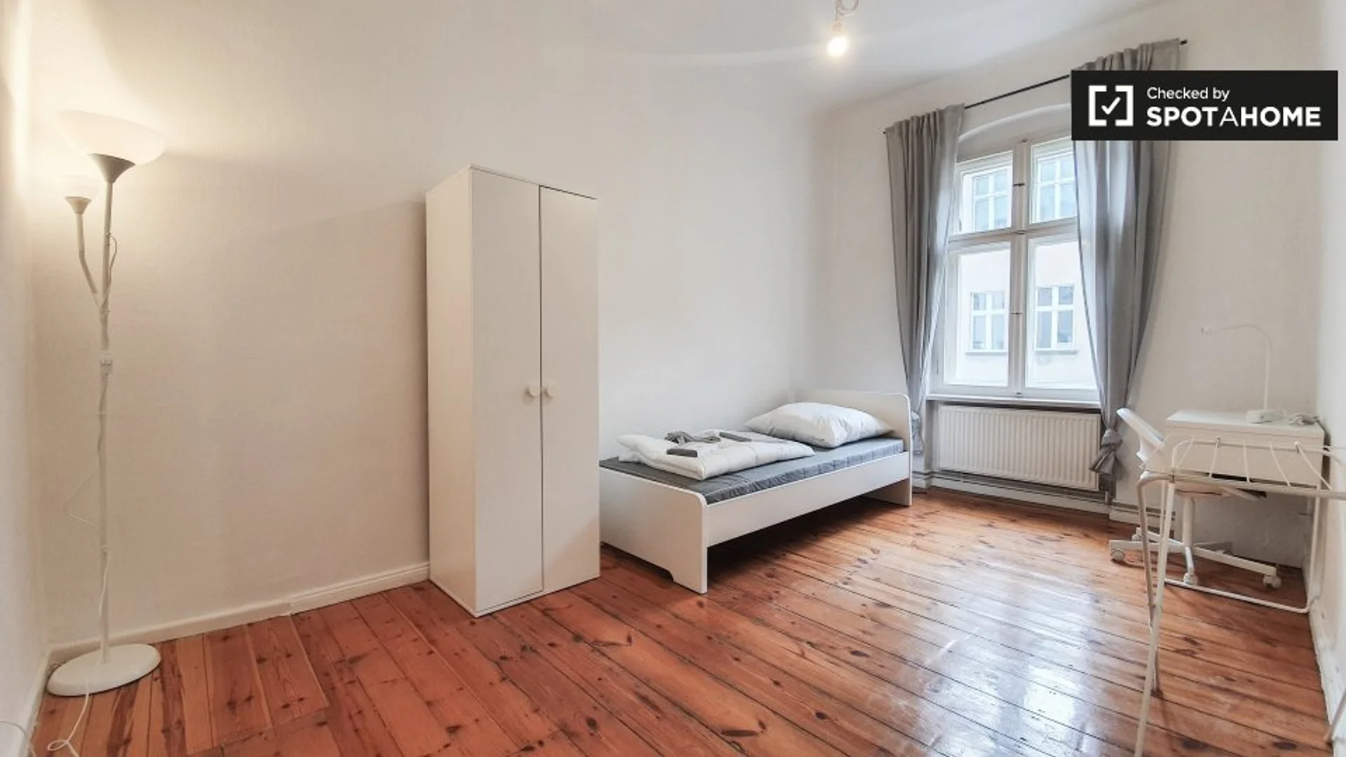 Komfortables und geräumiges Studentenzimmer in 