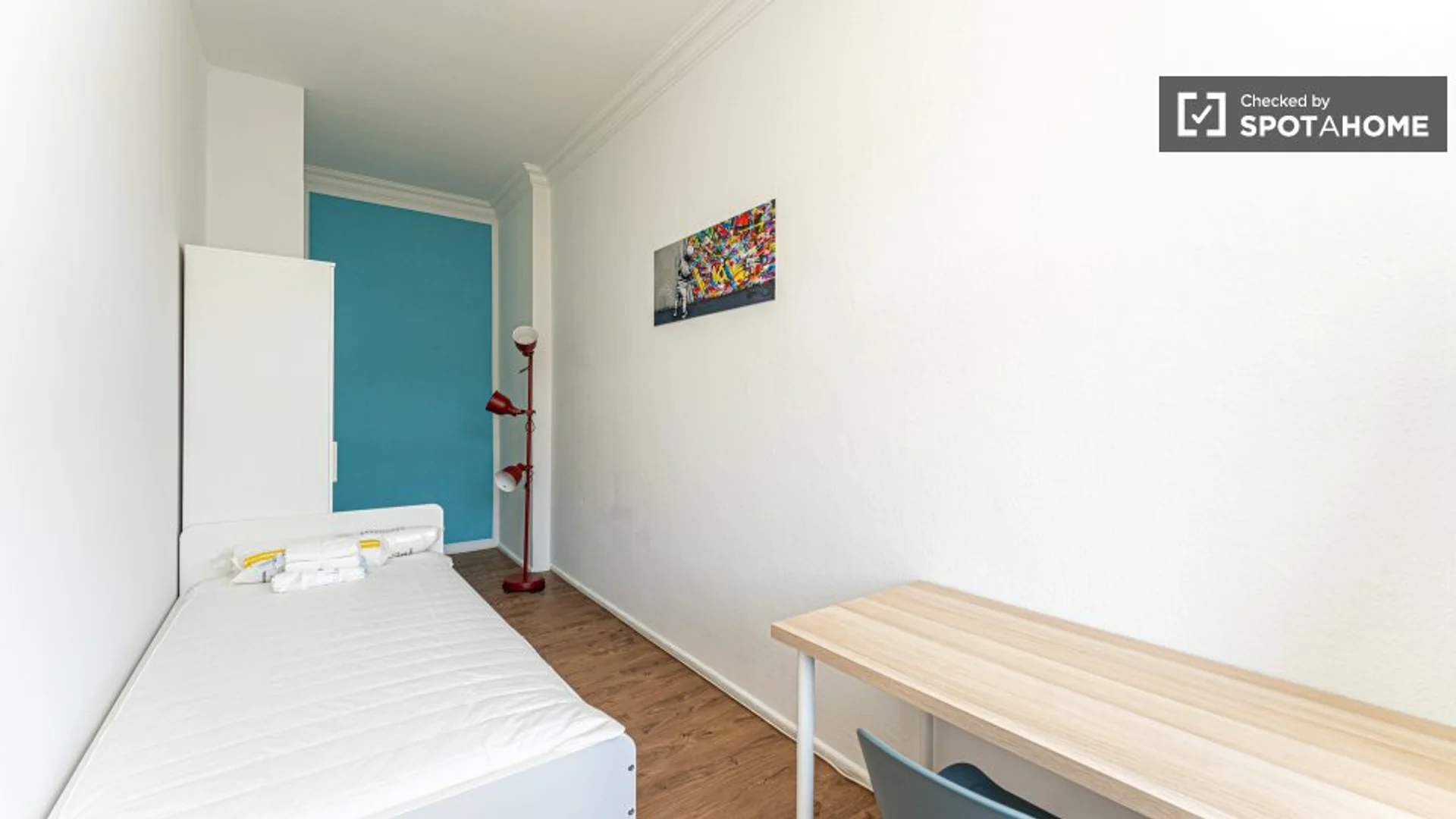 Chambre à louer dans un appartement d'étudiant à , entièrement meublée