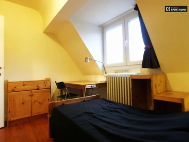 Zimmer mit Doppelbett zu vermieten Schaerbeek