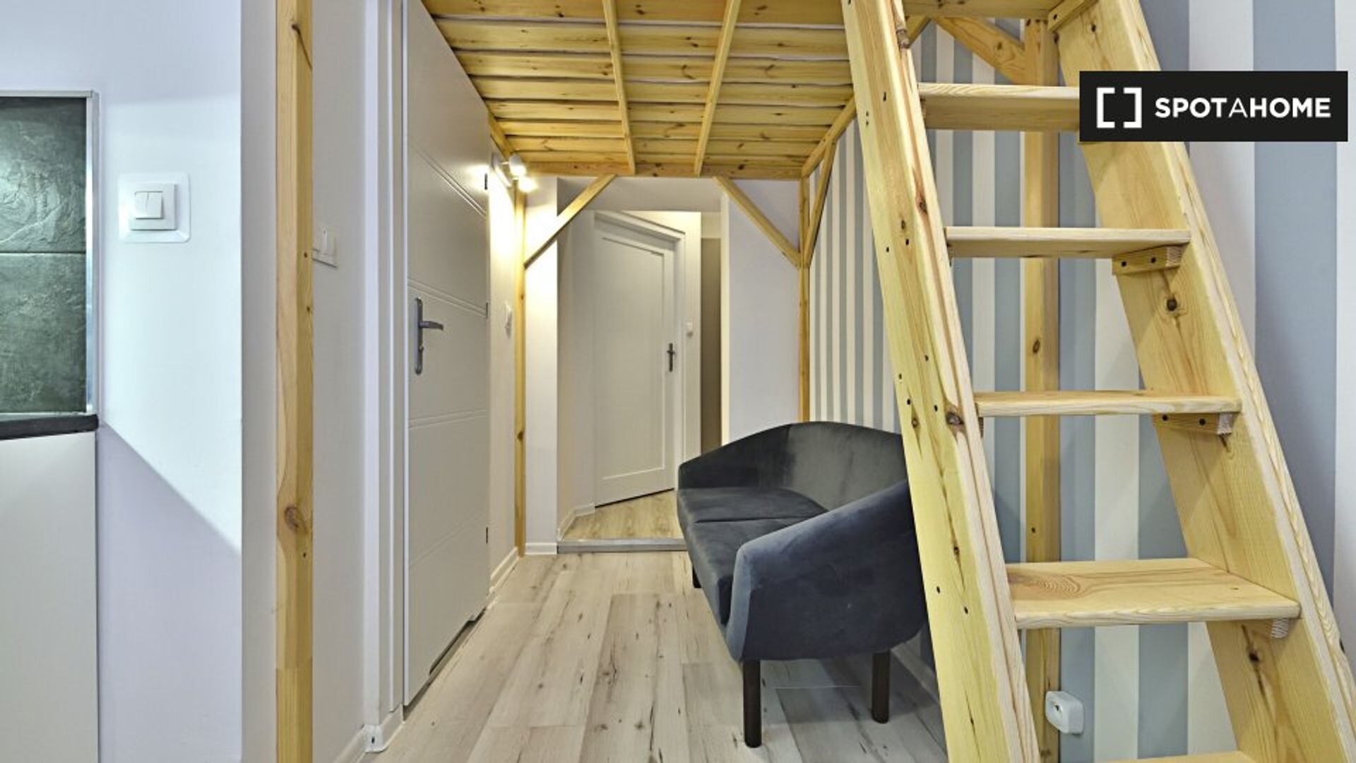 Alojamiento con 3 habitaciones en Lodz