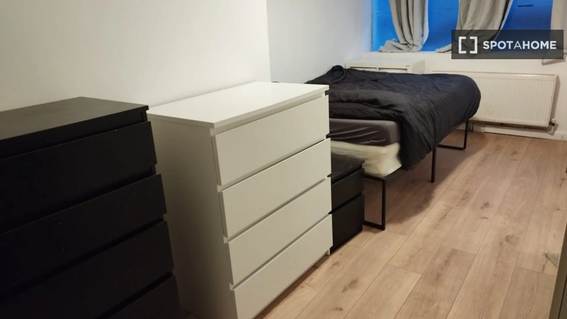 Chambre d'étudiant bon marché à proximité du campus dans 