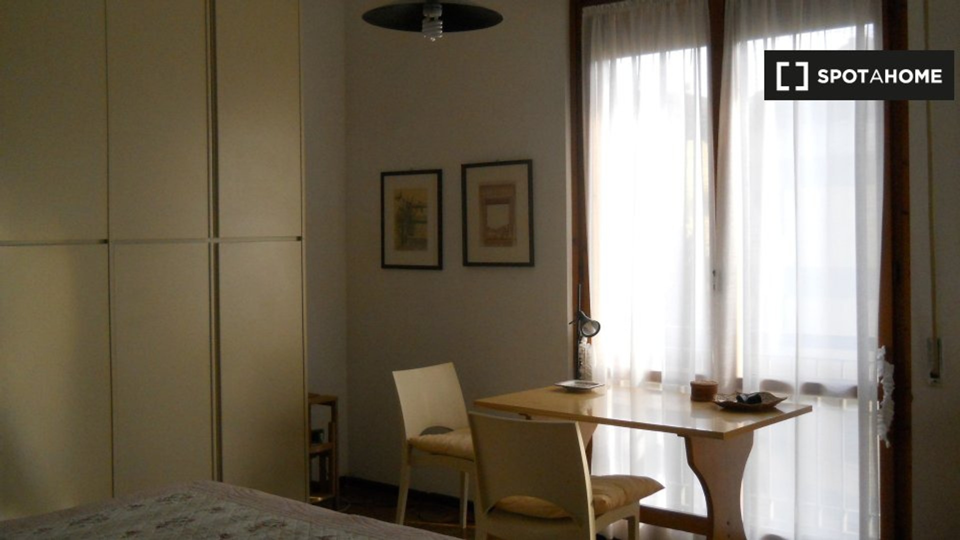 Perugia içinde aydınlık özel oda