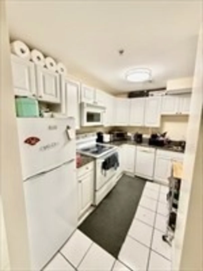Self-contained studio for students in central 