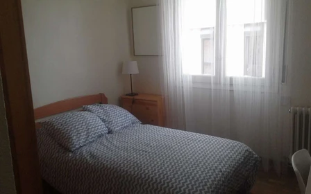 Bright private room in Pamplona-iruna