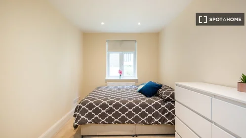 Private room at Tachbrook Street, image 3 of 17