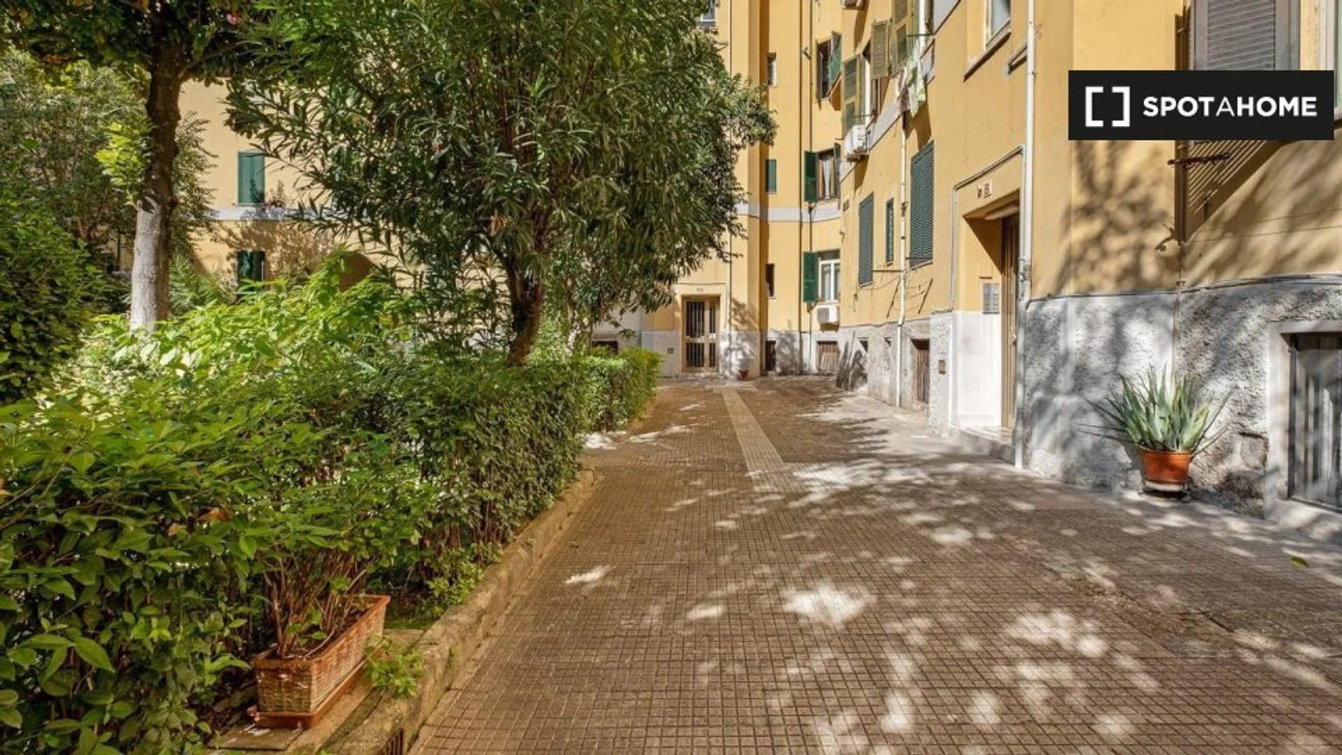 Via Francesco Caracciolo