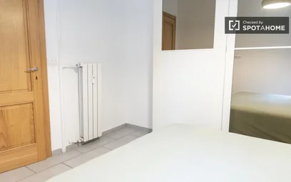 Entire apartment at Via Iberia, image 5 of 19