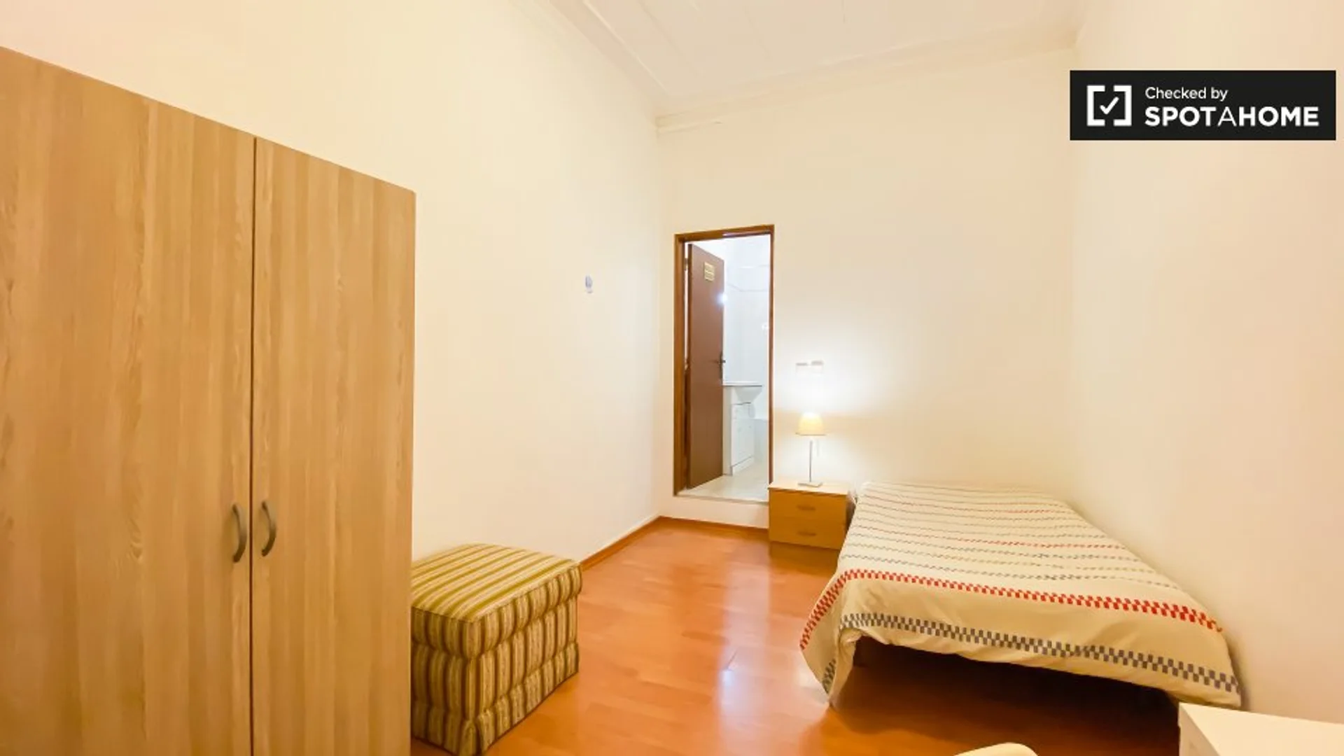 Quarto de estudante económico com localização conveniente em