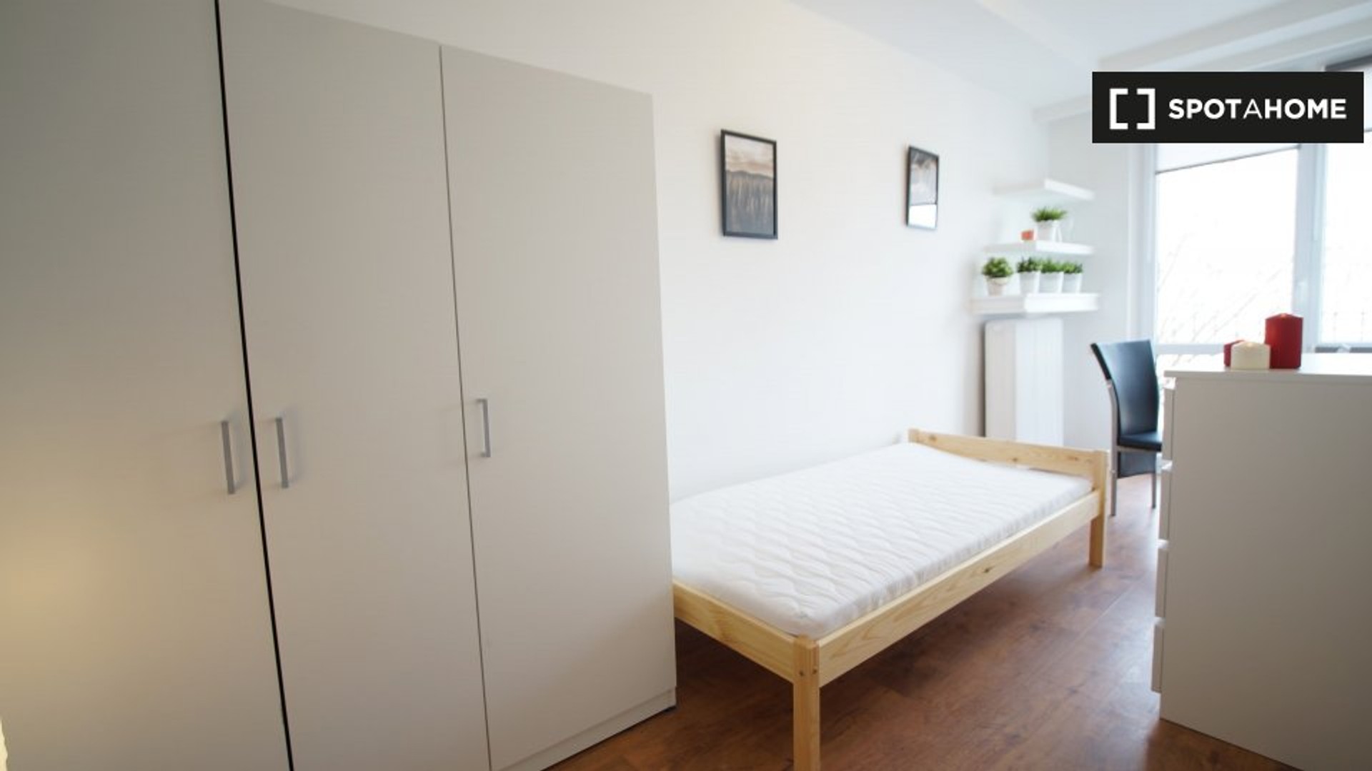 Zimmer mit Doppelbett zu vermieten Lodz
