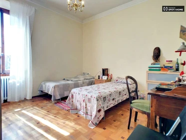 Quarto para alugar com cama de casal em Firenze