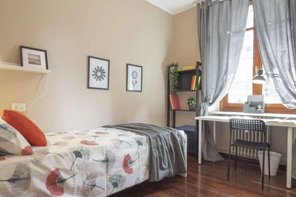 Room for rent with double bed Torino